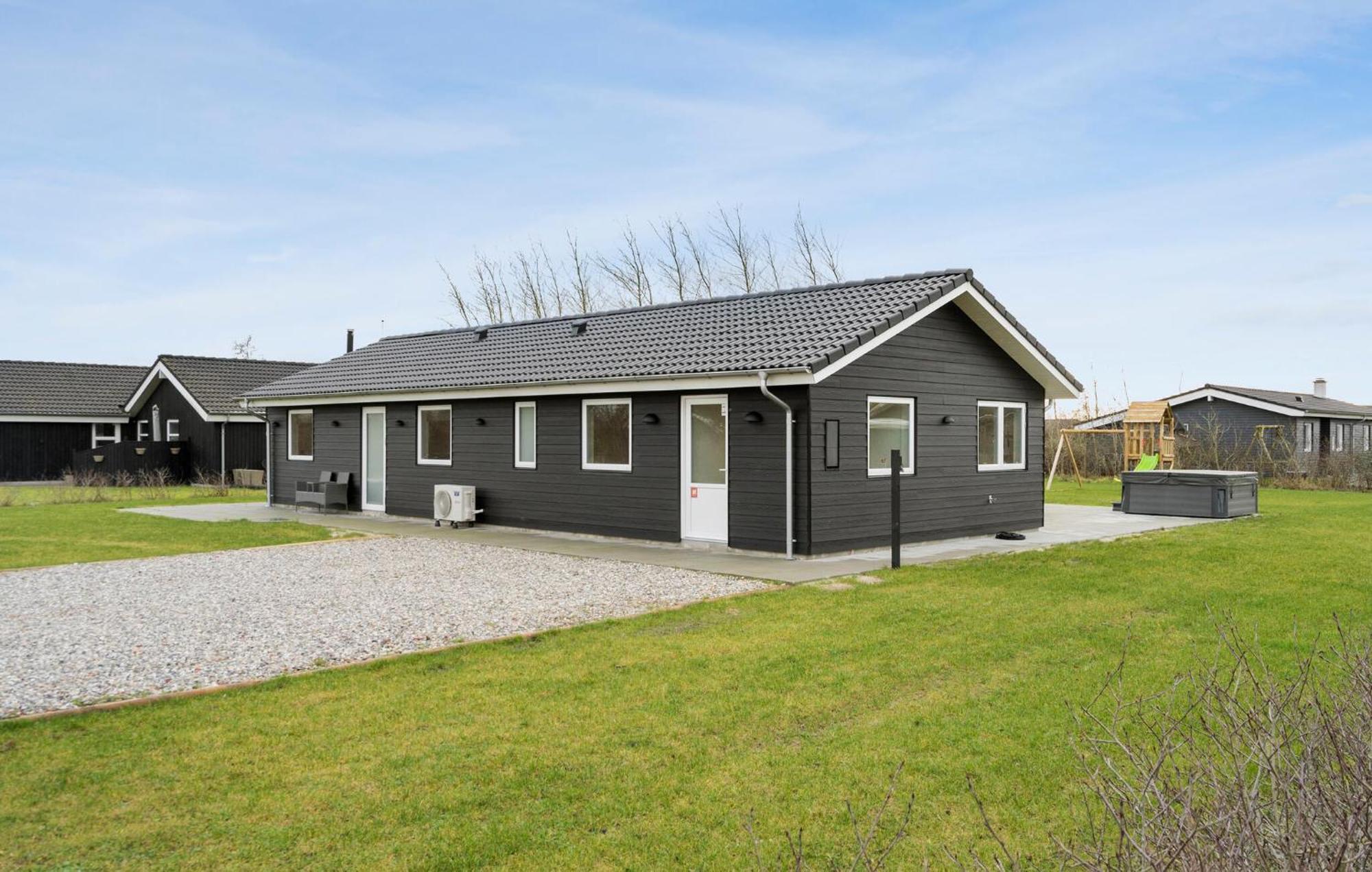 Beautiful Home In Tarm With Sauna Extérieur photo
